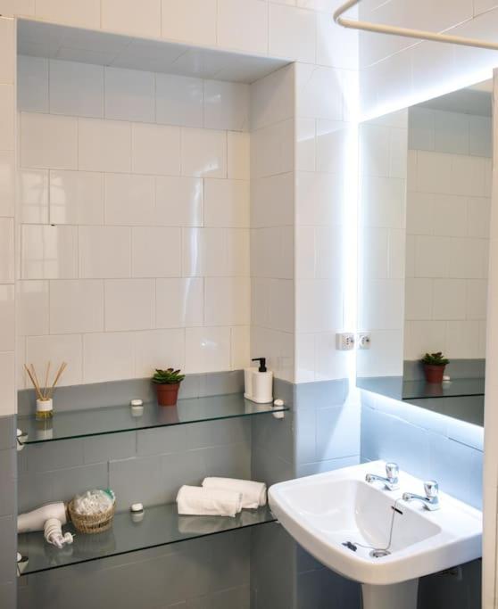 Apartment Mosaic Giralda Севилья Экстерьер фото