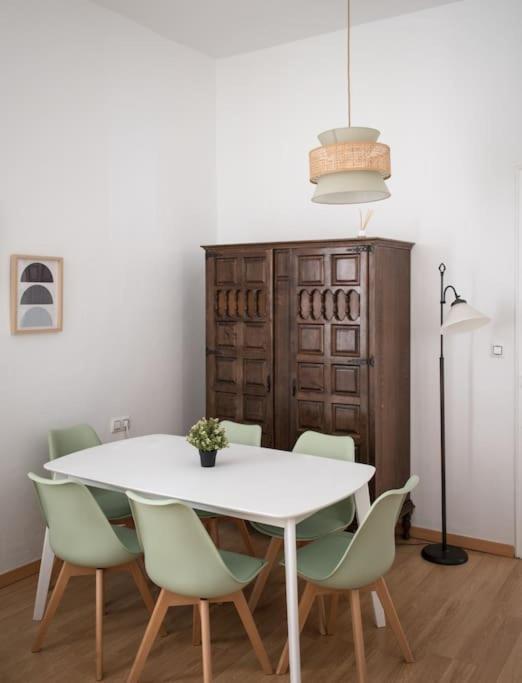 Apartment Mosaic Giralda Севилья Экстерьер фото